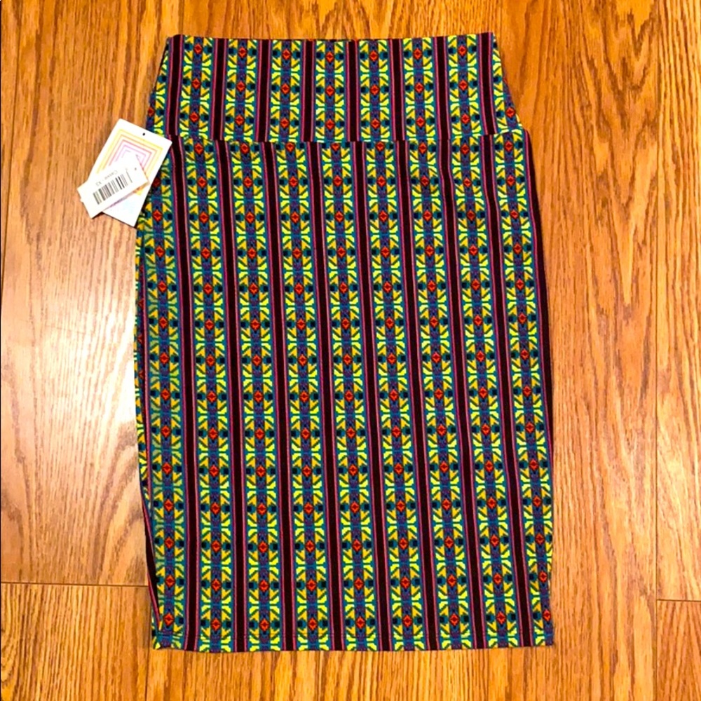 Lularoe Cassie XS. New with tags